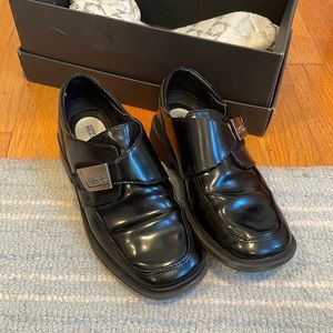Boys black size 1 dress shoes by Kenneth Cole